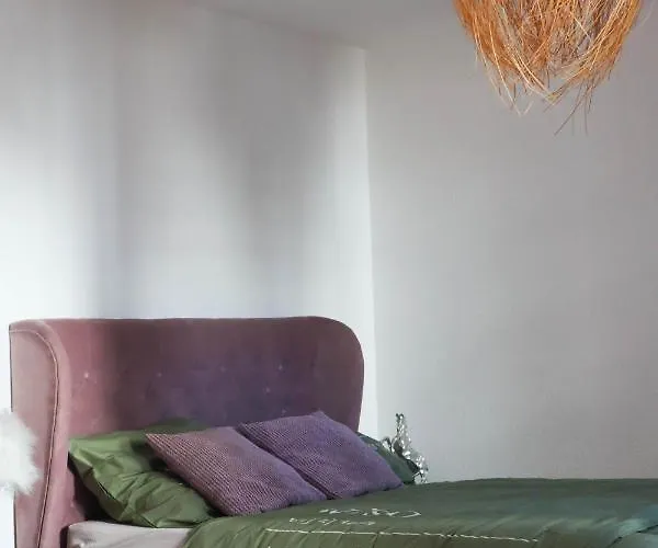 Offline - Cozy & Charming *